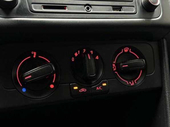 Volkswagen Polo V Рестайлинг с пробегом 2017 года, цена 899 000 рублей, 146000 км, седан, Автокод Объявления