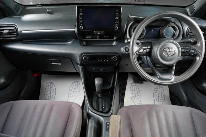 Toyota Yaris IV с пробегом 2020 года, цена 1 529 000 рублей, 123000 км, хэтчбек, Автокод Объявления