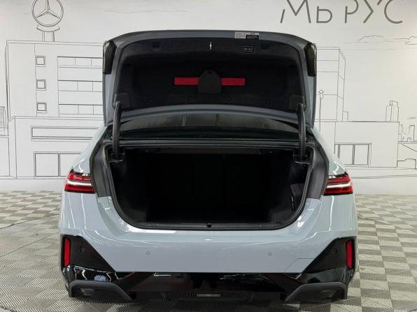 BMW 5 серии VIII (G60/G61/G68) с пробегом 2025 года, цена 8 990 000 рублей, 6890 км, седан, Автокод Объявления