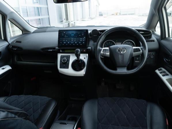 Toyota Wish II с пробегом 2012 года, цена 1 350 000 рублей, 113548 км, минивэн, Автокод Объявления