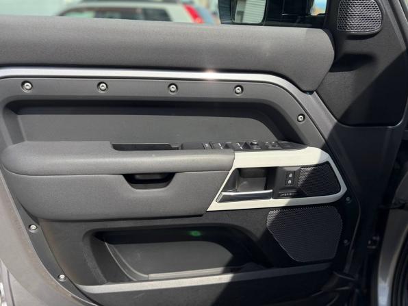 Land Rover Defender II с пробегом 2020 года, цена 4 250 000 рублей, 121251 км, внедорожник, Автокод Объявления