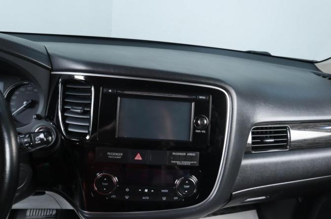 Mitsubishi Outlander III Рестайлинг 2 с пробегом 2016 года, цена 1 659 000 рублей, 214000 км, внедорожник, Автокод Объявления