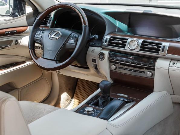 Lexus LS IV Рестайлинг 2 с пробегом 2012 года, цена 1 990 000 рублей, 243589 км, седан, Автокод Объявления