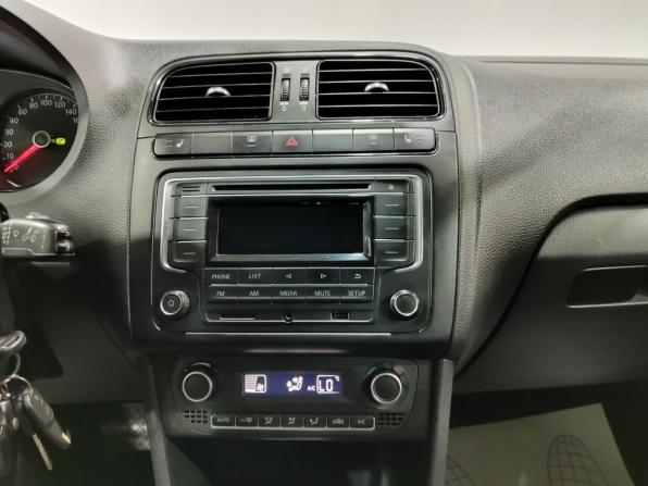 Volkswagen Polo V Рестайлинг с пробегом 2015 года, цена 990 000 рублей, 151300 км, седан, Автокод Объявления