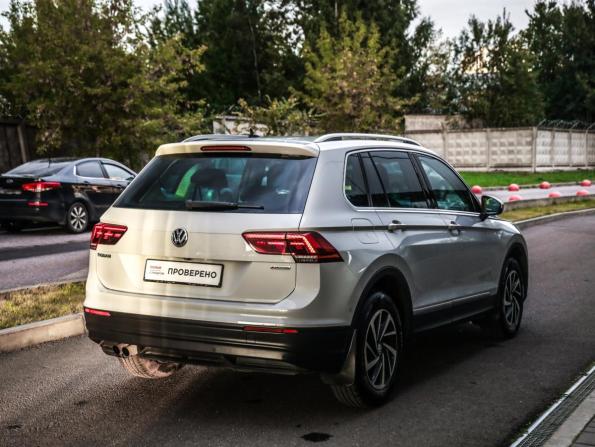 Volkswagen Tiguan II с пробегом 2018 года, цена 2 399 000 рублей, 124000 км, внедорожник, Автокод Объявления