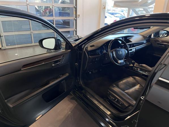 Lexus ES VI с пробегом 2014 года, цена 2 250 000 рублей, 192837 км, седан, Автокод Объявления