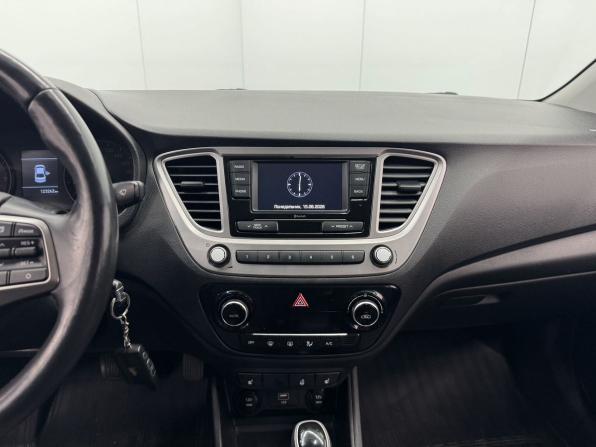 Hyundai Solaris II с пробегом 2019 года, цена 1 499 000 рублей, 122748 км, седан, Автокод Объявления