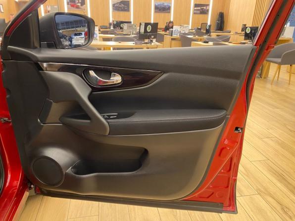 Nissan Qashqai II с пробегом 2018 года, цена 1 648 000 рублей, 119136 км, внедорожник, Автокод Объявления
