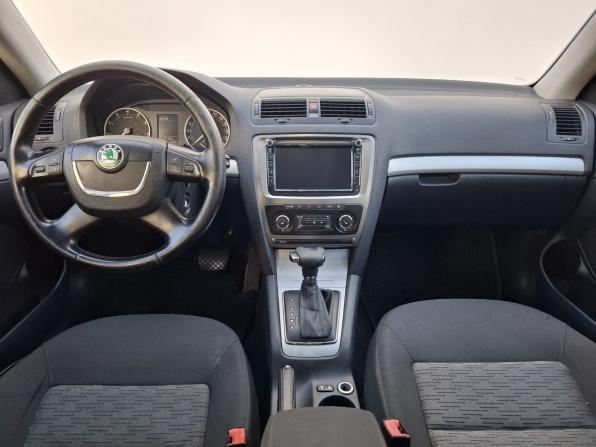 Skoda Octavia II (A5) Рестайлинг с пробегом 2012 года, цена 670 000 рублей, 252906 км, лифтбек, Автокод Объявления