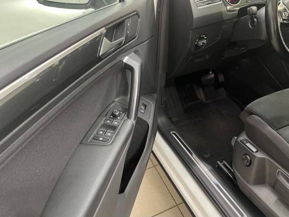 Volkswagen Tiguan II с пробегом 2018 года, цена 2 149 000 рублей, 221876 км, внедорожник, Автокод Объявления