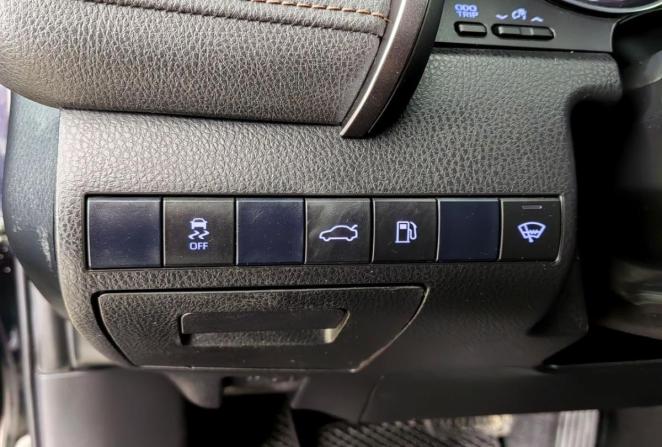 Toyota Camry VII (XV50) Рестайлинг 2 с пробегом 2018 года, цена 2 270 000 рублей, 221950 км, седан, Автокод Объявления