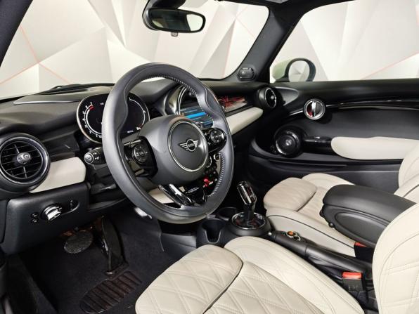 Mini Hatch III (F55/F56) Рестайлинг с пробегом 2021 года, цена 3 495 000 рублей, 14155 км, хэтчбек, Автокод Объявления