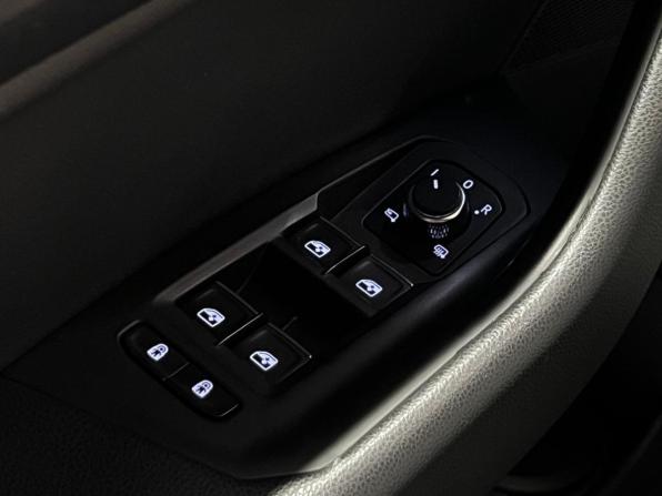 Volkswagen Touareg III с пробегом 2019 года, цена 3 969 000 рублей, 149219 км, внедорожник, Автокод Объявления