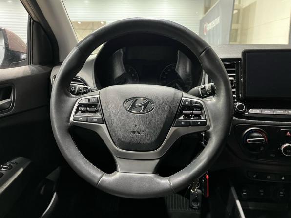 Hyundai Solaris II Рестайлинг с пробегом 2021 года, цена 1 690 000 рублей, 44900 км, седан, Автокод Объявления