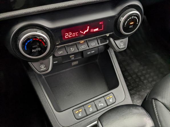 Kia Rio IV Рестайлинг с пробегом 2021 года, цена 1 900 000 рублей, 69049 км, хэтчбек, Автокод Объявления