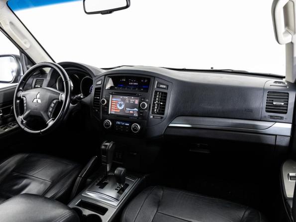 Mitsubishi Pajero IV Рестайлинг 1 с пробегом 2011 года, цена 1 999 000 рублей, 180045 км, внедорожник, Автокод Объявления