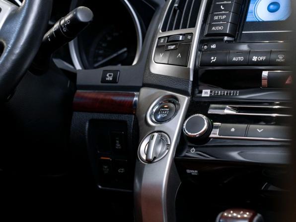 Toyota Land Cruiser 200 Series Рестайлинг 1 с пробегом 2014 года, цена 5 279 900 рублей, 180045 км, внедорожник, Автокод Объявления
