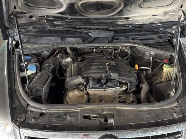 Volkswagen Touareg I Рестайлинг с пробегом 2009 года, цена 968 000 рублей, 267881 км, внедорожник, Автокод Объявления