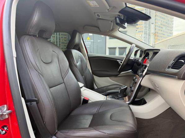 Volvo V40 Cross Country I с пробегом 2015 года, цена 1 300 000 рублей, 177000 км, хэтчбек, Автокод Объявления