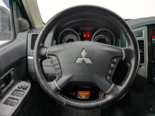Mitsubishi Pajero IV Рестайлинг 2 с пробегом 2015 года, цена 2 515 000 рублей, 120717 км, внедорожник, Автокод Объявления