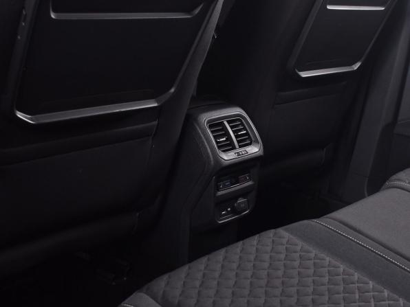Volkswagen Tiguan II с пробегом 2018 года, цена 2 349 999 рублей, 153387 км, внедорожник, Автокод Объявления