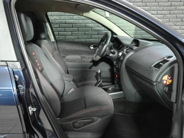 Renault Megane II Рестайлинг с пробегом 2007 года, цена 450 000 рублей, 313489 км, седан, Автокод Объявления