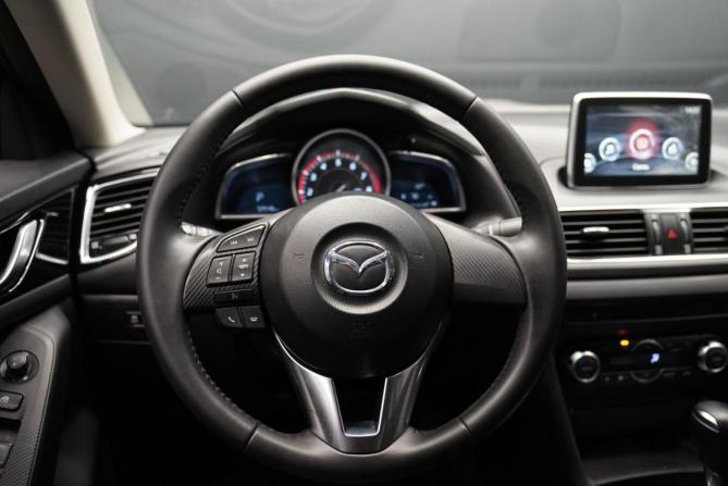 Mazda 3 III (BM) с пробегом 2013 года, цена 1 537 000 рублей, 72000 км, седан, Автокод Объявления