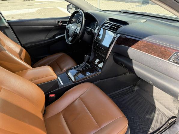 Toyota Camry VII (XV50) Рестайлинг 2 с пробегом 2017 года, цена 1 950 000 рублей, 182843 км, седан, Автокод Объявления