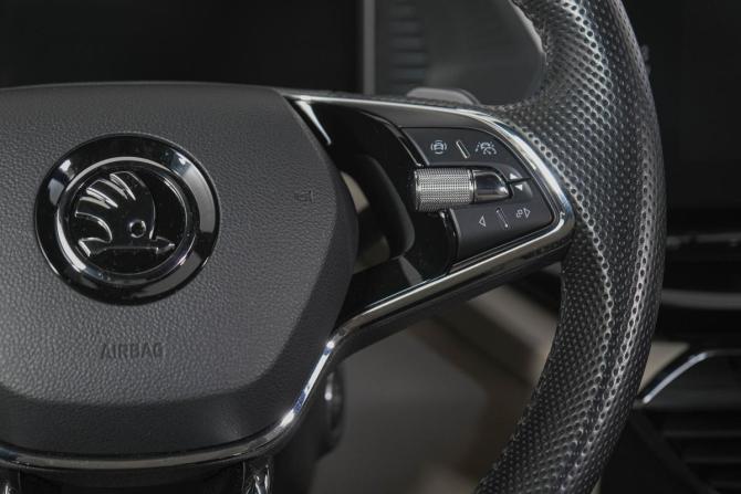 Skoda Octavia IV (A8) с пробегом 2020 года, цена 2 799 000 рублей, 30100 км, лифтбек, Автокод Объявления