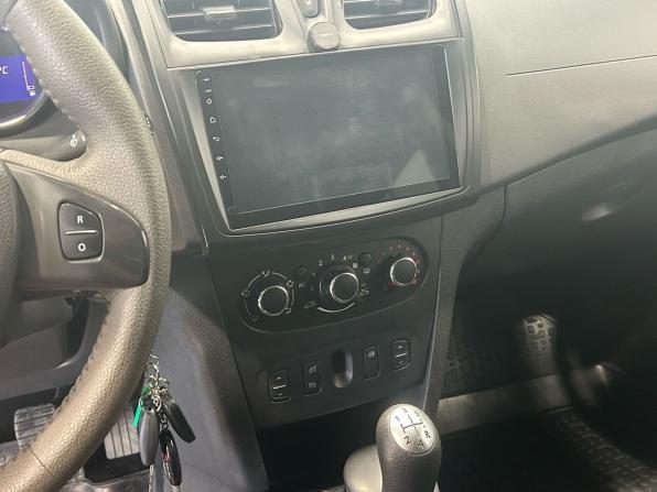Renault Logan II с пробегом 2014 года, цена 799 500 рублей, 125600 км, седан, Автокод Объявления