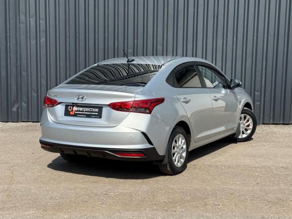 Hyundai Solaris II Рестайлинг с пробегом 2021 года, цена 1 685 000 рублей, 45302 км, седан, Автокод Объявления