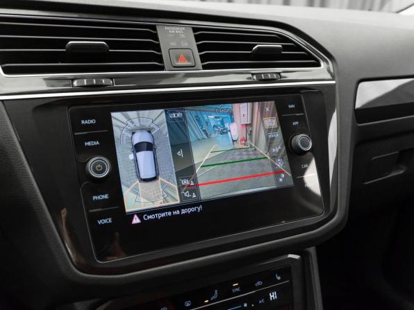Volkswagen Tiguan II с пробегом 2020 года, цена 3 590 000 рублей, 98855 км, внедорожник, Автокод Объявления