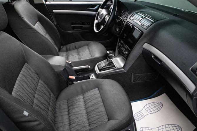 Skoda Octavia II (A5) Рестайлинг с пробегом 2009 года, цена 879 000 рублей, 258733 км, лифтбек, Автокод Объявления