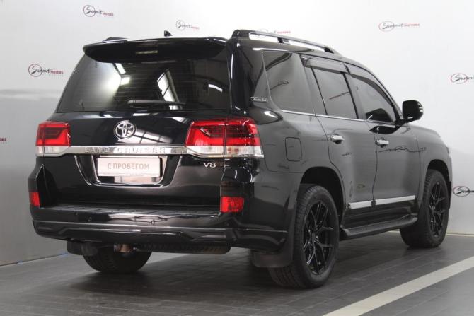 Toyota Land Cruiser 200 Series Рестайлинг 2 с пробегом 2017 года, цена 7 500 000 рублей, 108306 км, внедорожник, Автокод Объявления