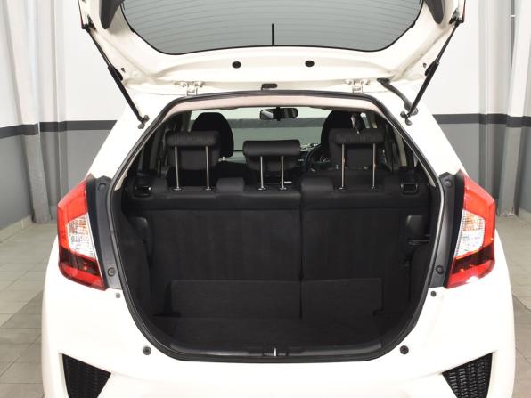 Honda Fit III с пробегом 2015 года, цена 889 999 рублей, 204593 км, хэтчбек, Автокод Объявления