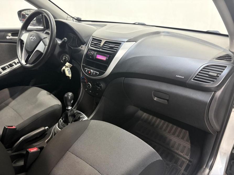 Hyundai Solaris I Курск  - изображение 5