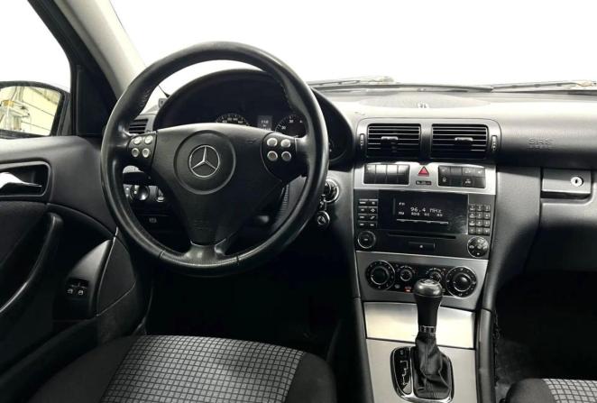 Mercedes-Benz C-Класс II (W203) Рестайлинг с пробегом 2006 года, цена 635 000 рублей, 211410 км, хэтчбек, Автокод Объявления