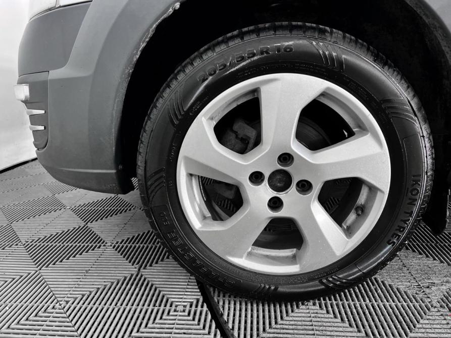Lada (ВАЗ) Largus I Архангельск  - изображение 17