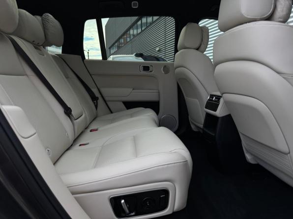 Li Auto (Lixiang) L7 I с пробегом 2024 года, цена 7 290 000 рублей, 1642 км, внедорожник, Автокод Объявления