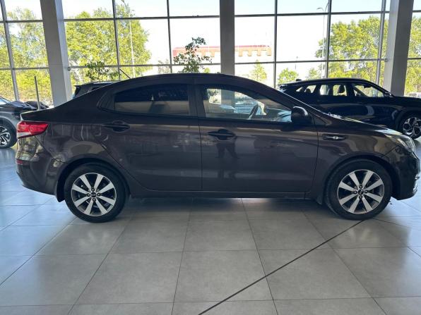 Kia Rio III Рестайлинг с пробегом 2015 года, цена 1 079 000 рублей, 170000 км, седан, Автокод Объявления