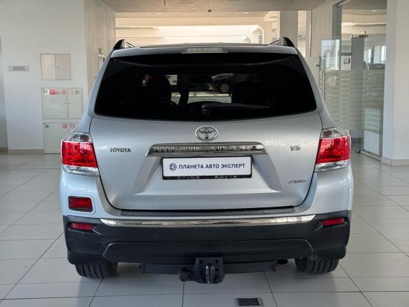 Toyota Highlander II (XU40) Рестайлинг с пробегом 2012 года, цена 1 799 000 рублей, 213558 км, внедорожник, Автокод Объявления