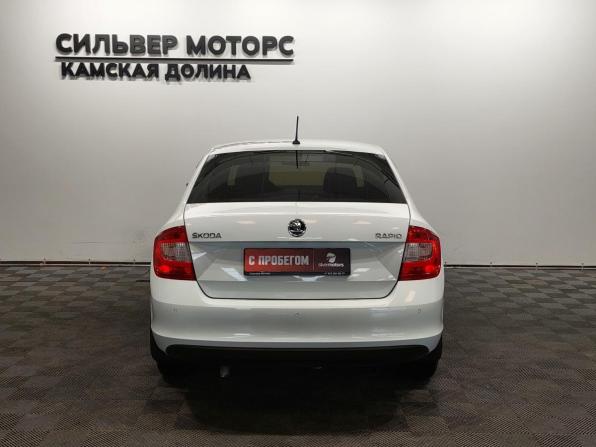 Skoda Rapid I с пробегом 2016 года, цена 1 240 000 рублей, 88000 км, лифтбек, Автокод Объявления