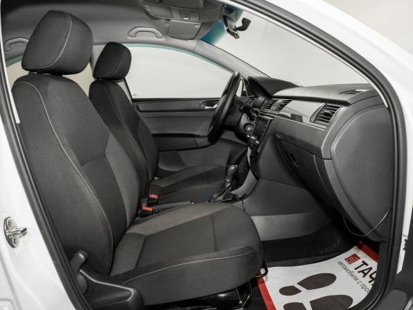 Skoda Rapid I с пробегом 2014 года, цена 990 300 рублей, 136955 км, лифтбек, Автокод Объявления