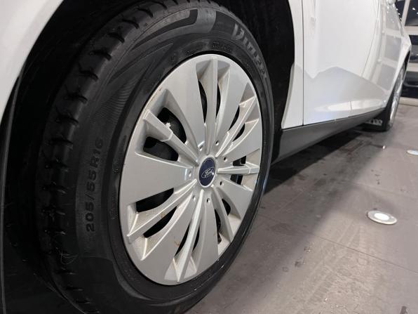 Ford Focus III Рестайлинг с пробегом 2016 года, цена 935 000 рублей, 179731 км, универсал, Автокод Объявления