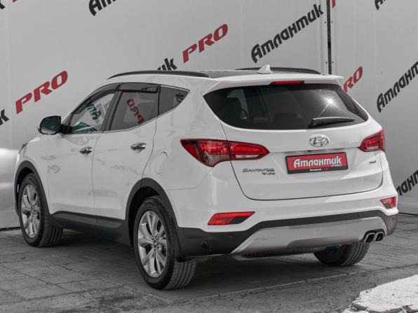 Hyundai Santa Fe III Рестайлинг с пробегом 2017 года, цена 1 980 000 рублей, 216226 км, внедорожник, Автокод Объявления