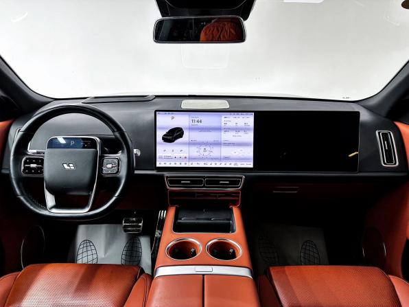 Li Auto (Lixiang) L9 I с пробегом 2024 года, цена 6 500 000 рублей, 45154 км, внедорожник, Автокод Объявления