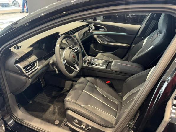 Новый Hongqi H6 2025 года, цена 4 099 000 рублей, лифтбек, Автокод Объявления