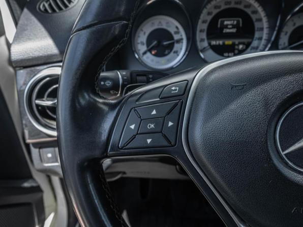 Mercedes-Benz GLK-Класс I (X204) Рестайлинг с пробегом 2012 года, цена 2 288 000 рублей, 236602 км, внедорожник, Автокод Объявления