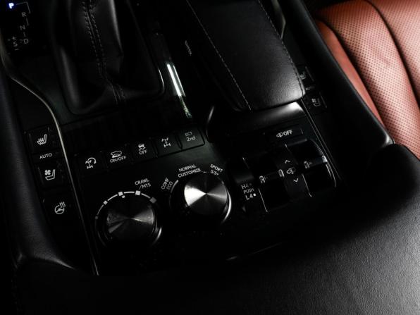 Lexus LX III Рестайлинг 2 с пробегом 2019 года, цена 9 899 000 рублей, 78237 км, внедорожник, Автокод Объявления