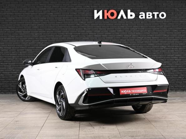 Hyundai Elantra VII (CN7) Рестайлинг с пробегом 2023 года, цена 2 165 000 рублей, 29490 км, седан, Автокод Объявления